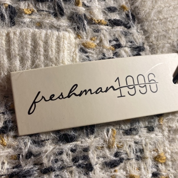 White fur cotton wool texture blouse button up with matching skirt pattern - Picture 5 of 5